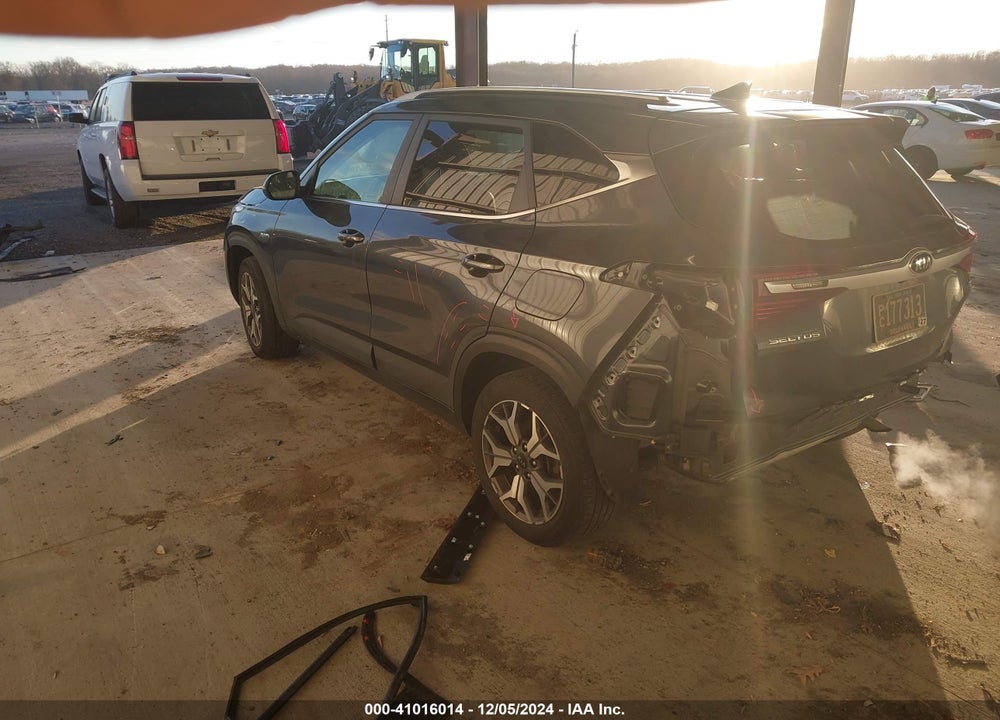 2021 KIA SELTOS EX VIN: KNDERCAA1M7211063