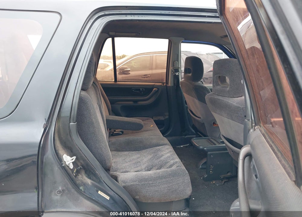 2000 HONDA CR-V LX VIN: JHLRD2840YC005405