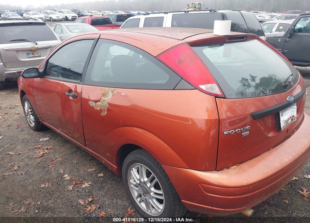 2005 FORD FOCUS ZX3 VIN: 3FAFP31N85R140411