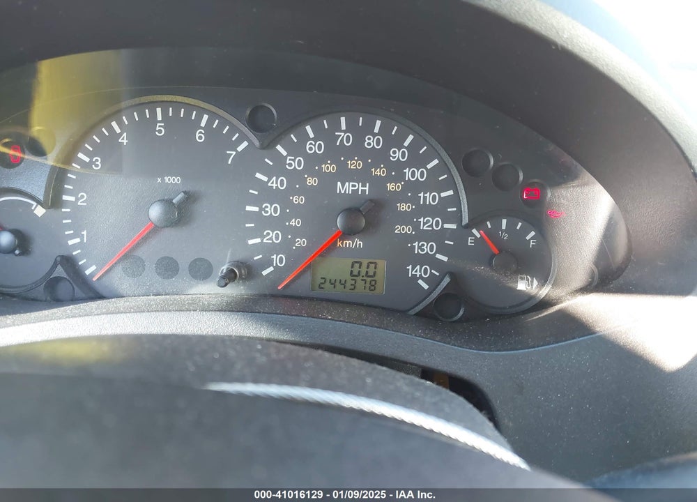 2005 FORD FOCUS ZX3 VIN: 3FAFP31N85R140411
