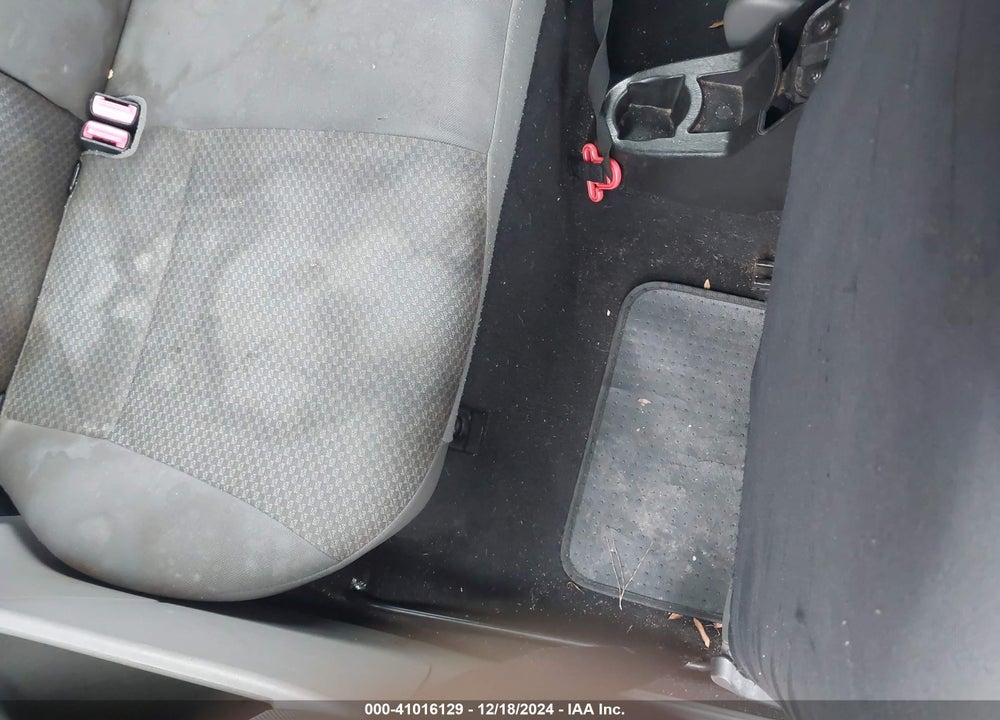 2005 FORD FOCUS ZX3 VIN: 3FAFP31N85R140411