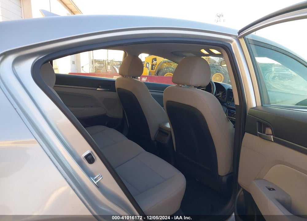 2018 HYUNDAI ELANTRA SEL VIN: 5NPD84LF6JH330425