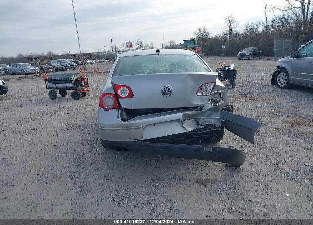 2010 VOLKSWAGEN PASSAT VIN: WVWJM7ANXAE099443