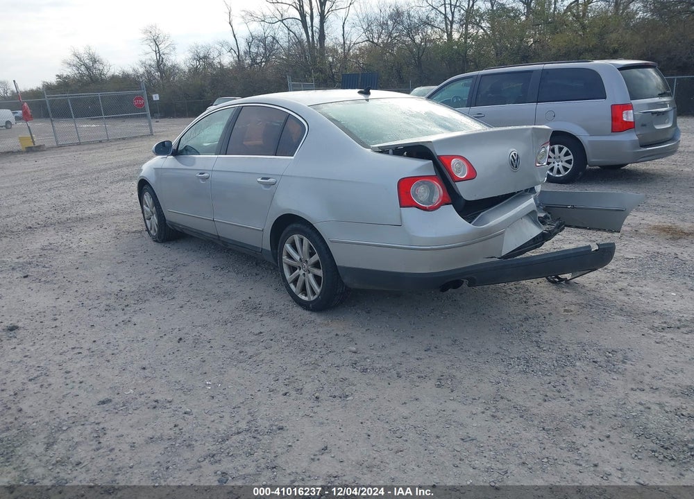 2010 VOLKSWAGEN PASSAT VIN: WVWJM7ANXAE099443