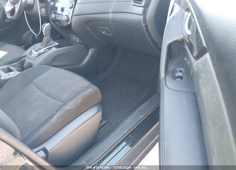 2018 NISSAN ROGUE SV VIN: 5N1AT2MV6JC804845