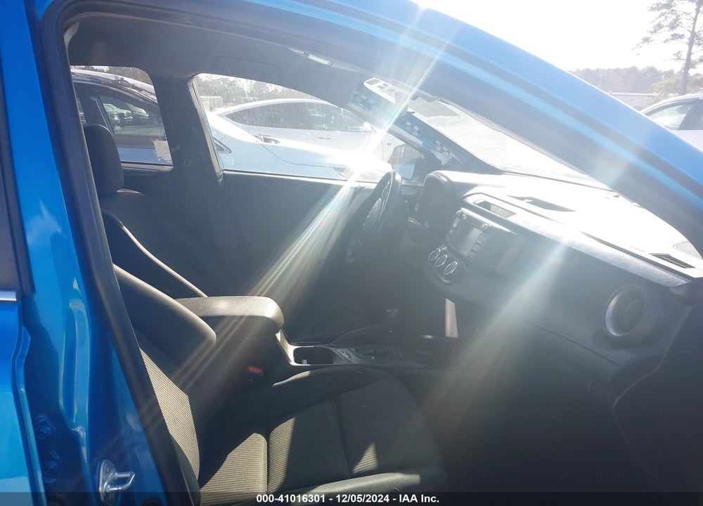 2018 TOYOTA RAV4 LE VIN: JTMZFREV7JJ729218