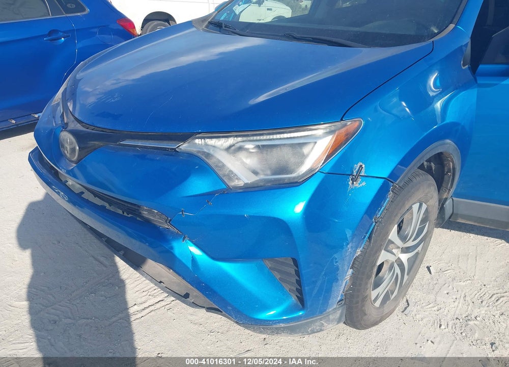 2018 TOYOTA RAV4 LE VIN: JTMZFREV7JJ729218