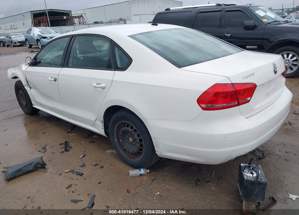 2014 VOLKSWAGEN PASSAT 2.5L S VIN: 1VWAP7A35EC022094