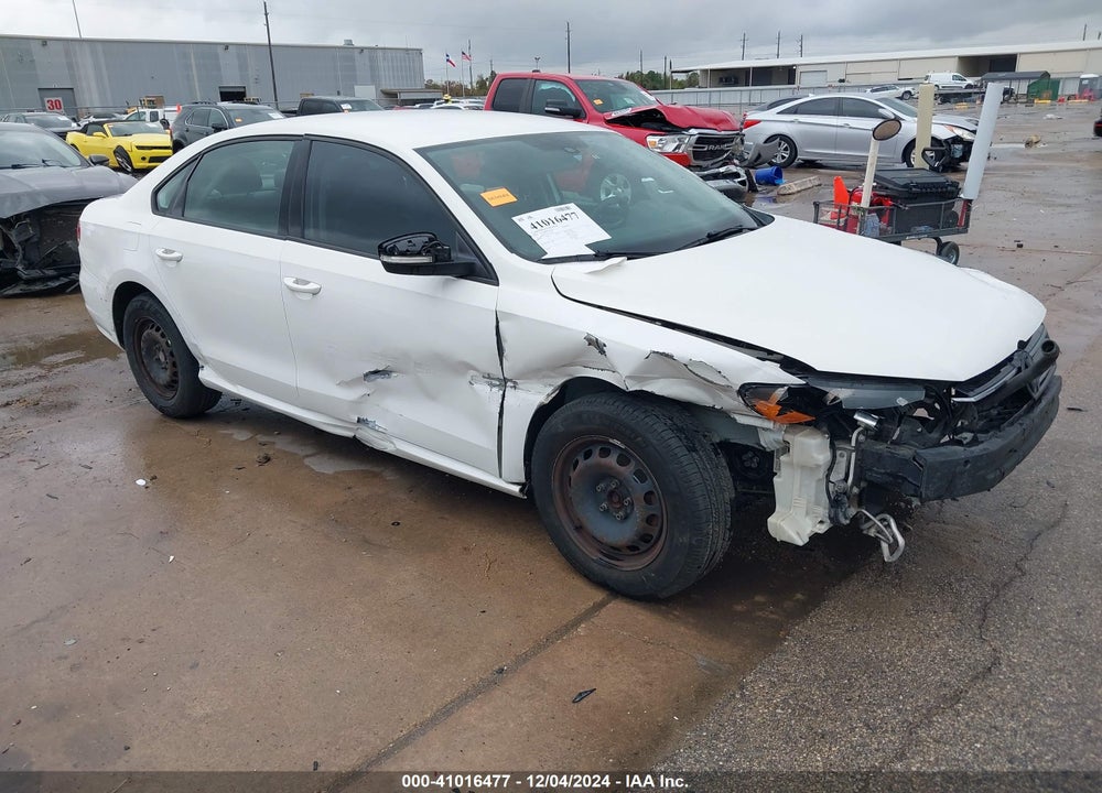 2014 VOLKSWAGEN PASSAT 2.5L S VIN: 1VWAP7A35EC022094
