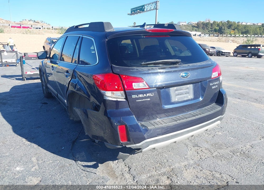 2014 SUBARU OUTBACK 3.6R LIMITED VIN: 4S4BRDPC5E2256812