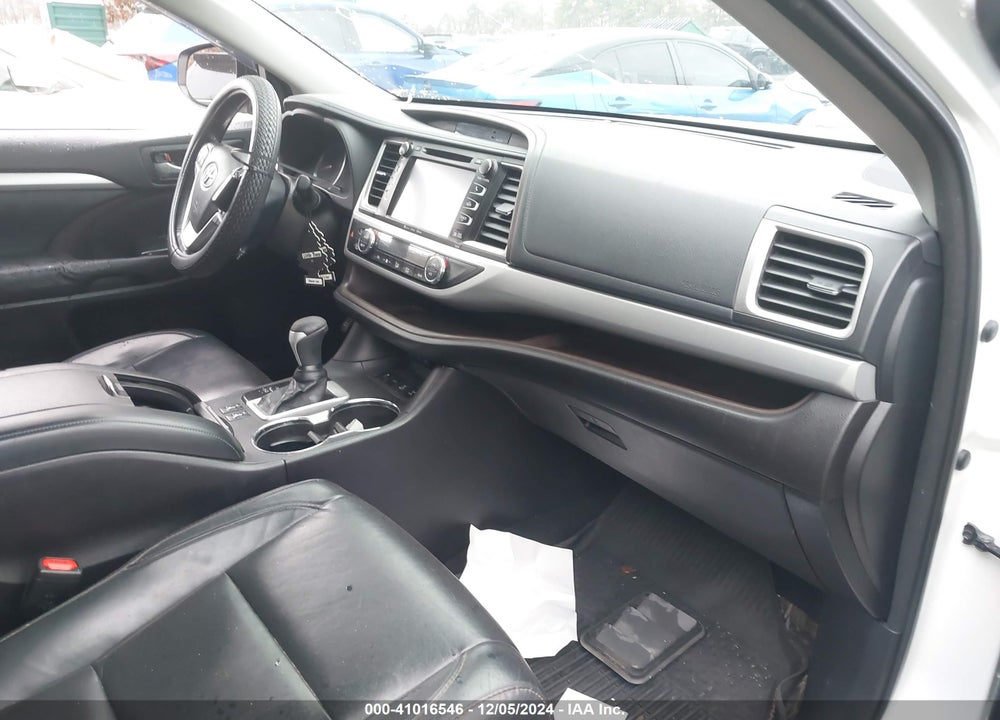 2017 TOYOTA HIGHLANDER XLE VIN: 5TDJZRFH2HS447417