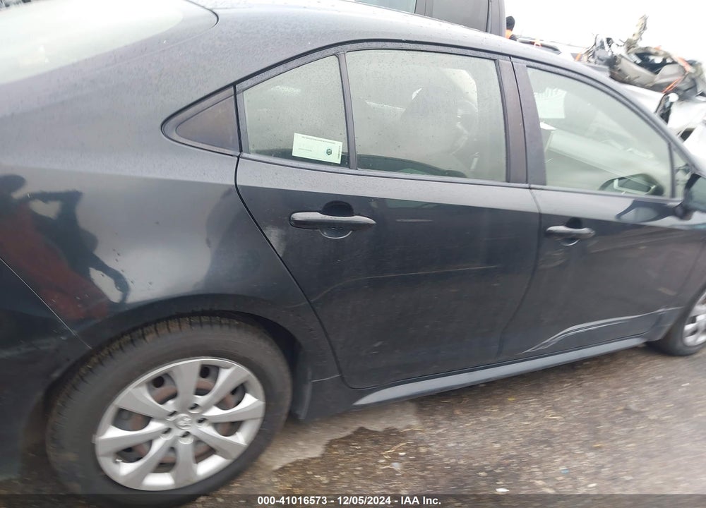 2021 TOYOTA COROLLA LE VIN: JTDEPMAE5MJ123621
