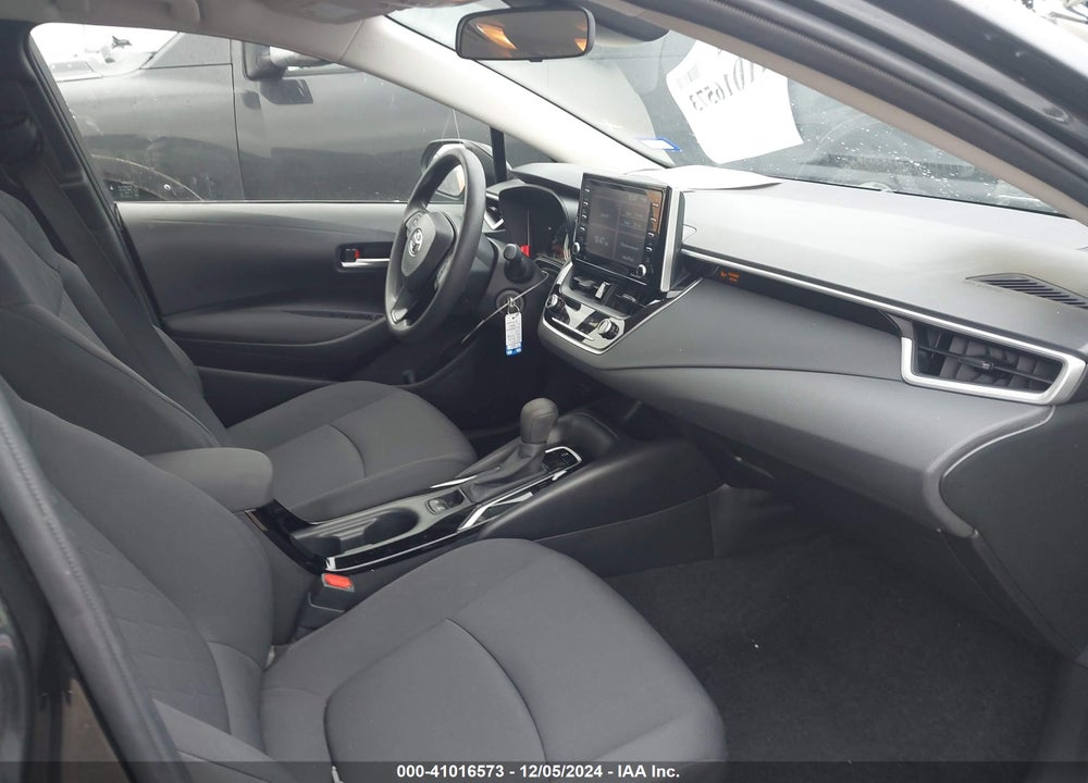 2021 TOYOTA COROLLA LE VIN: JTDEPMAE5MJ123621