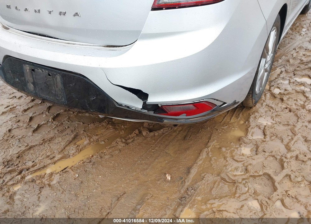 2019 HYUNDAI ELANTRA VIN: KMHD84LF9KU806721
