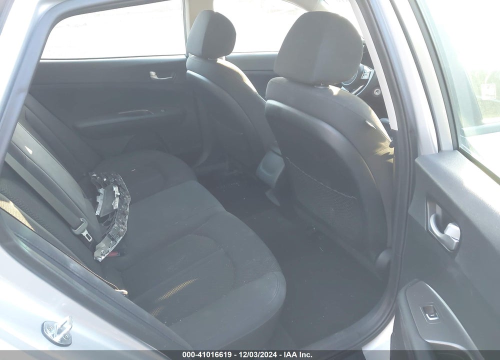 2019 KIA OPTIMA LX VIN: 5XXGT4L35KG322587