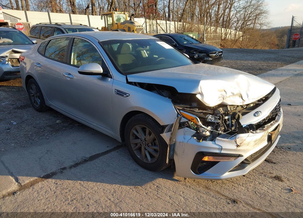2019 KIA OPTIMA LX VIN: 5XXGT4L35KG322587