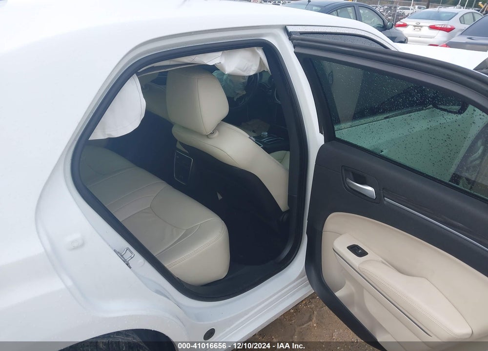 2019 CHRYSLER 300 TOURING VIN: 2C3CCAAG5KH500907