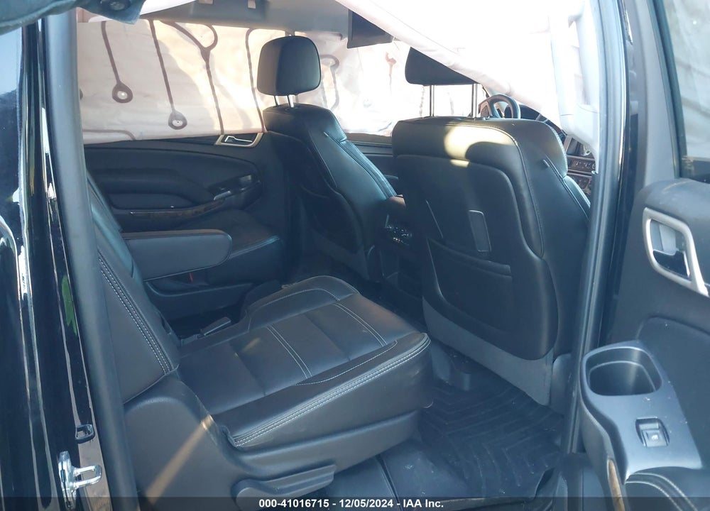 2016 GMC YUKON XL DENALI VIN: 1GKS2HKJ5GR127909