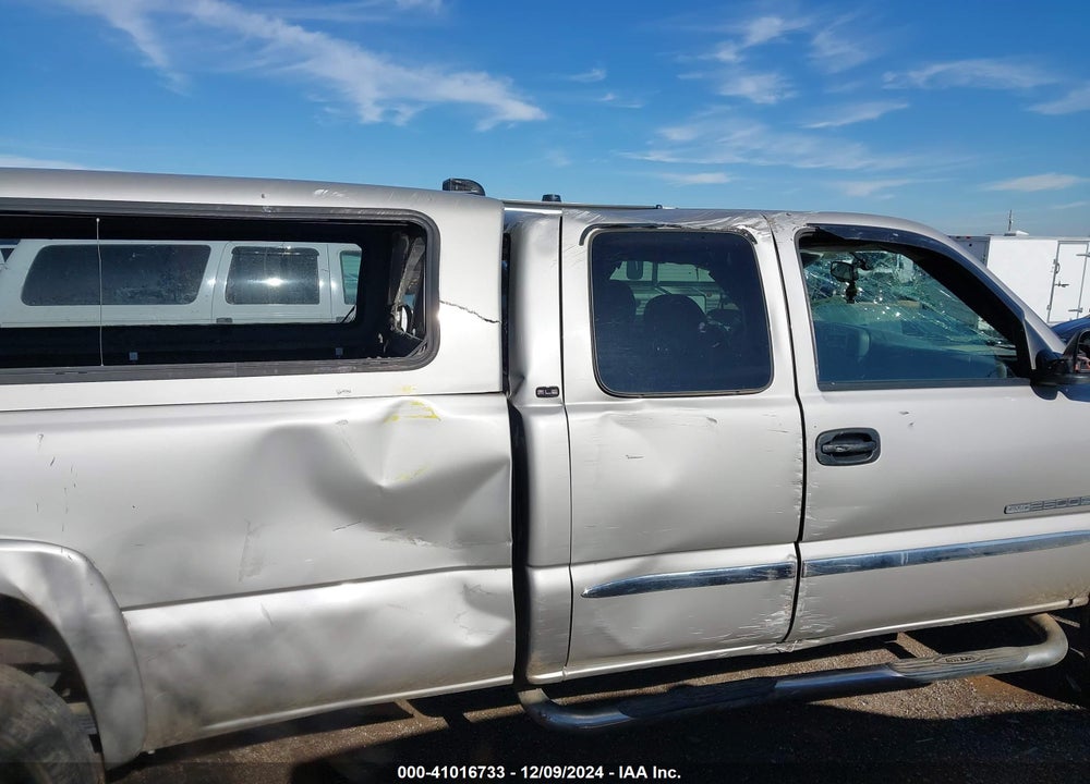 2004 GMC SIERRA 2500HD SLE VIN: 1GTHC29U04E370739