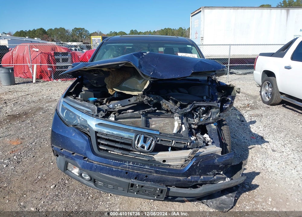 2017 HONDA RIDGELINE RTL VIN: 5FPYK3F55HB038362