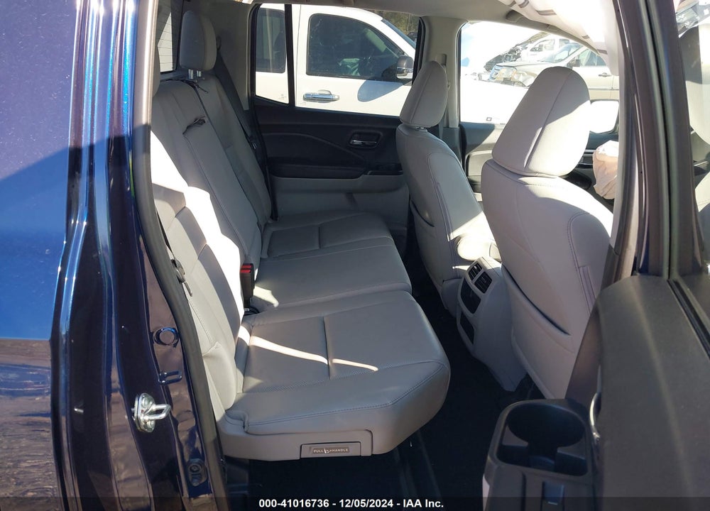 2017 HONDA RIDGELINE RTL VIN: 5FPYK3F55HB038362