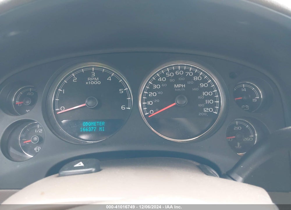 2010 CHEVROLET TAHOE LT VIN: 1GNUKBE03AR205106