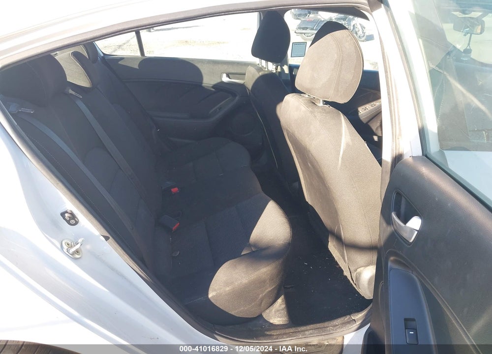 2017 KIA FORTE LX VIN: 3KPFK4A74HE110351