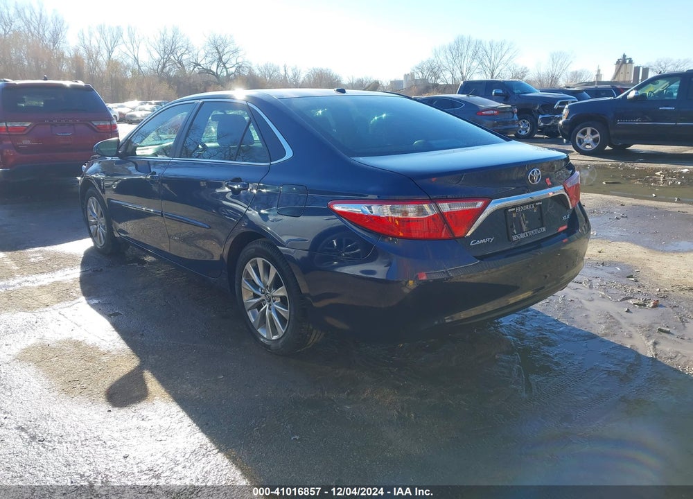 2015 TOYOTA CAMRY XLE VIN: 4T1BF1FK2FU935667