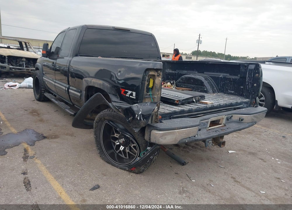 2002 CHEVROLET SILVERADO 1500 LS VIN: 1GCEK19T72E111377