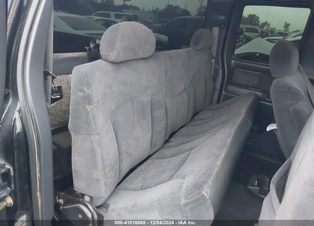 2002 CHEVROLET SILVERADO 1500 LS VIN: 1GCEK19T72E111377