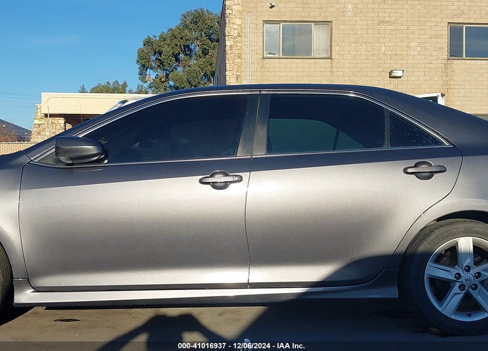 2013 TOYOTA CAMRY SE VIN: 4T1BF1FK4DU238059