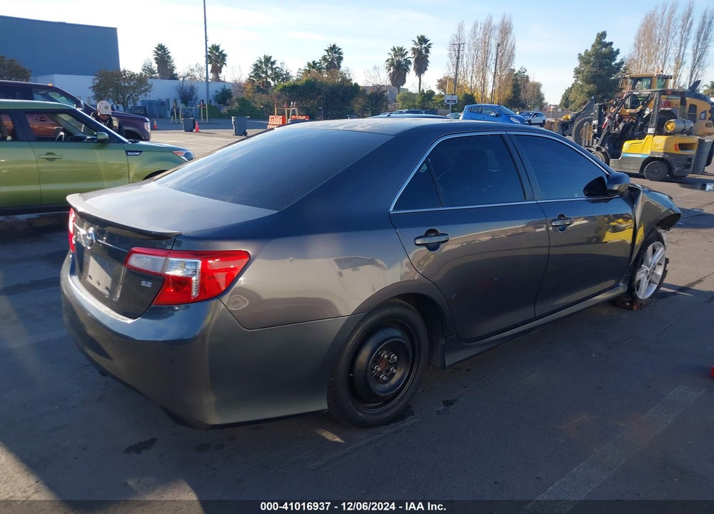 2013 TOYOTA CAMRY SE VIN: 4T1BF1FK4DU238059