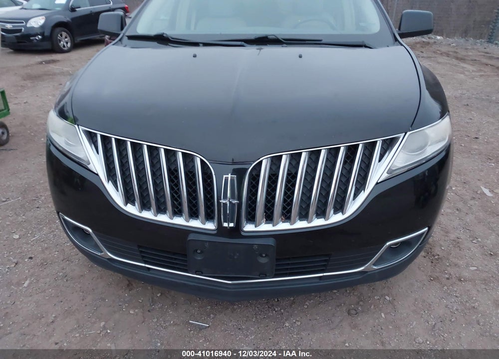 2011 LINCOLN MKX VIN: 2LMDJ8JK8BBJ00300