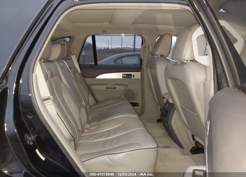 2011 LINCOLN MKX VIN: 2LMDJ8JK8BBJ00300