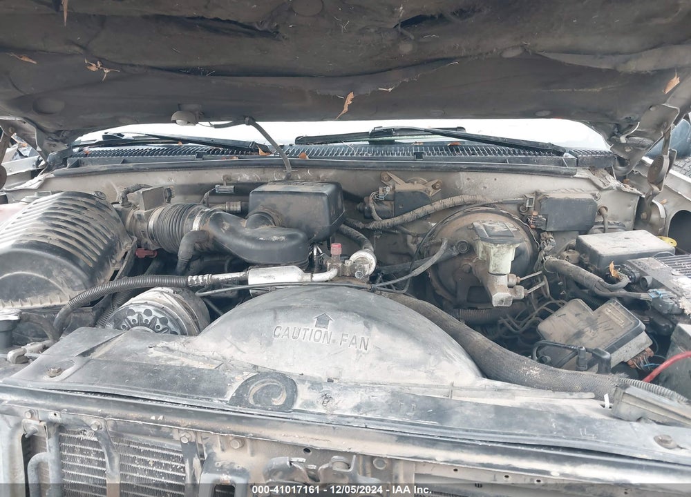 1999 CHEVROLET SUBURBAN 1500 LT VIN: 3GNFK16R7XG137157