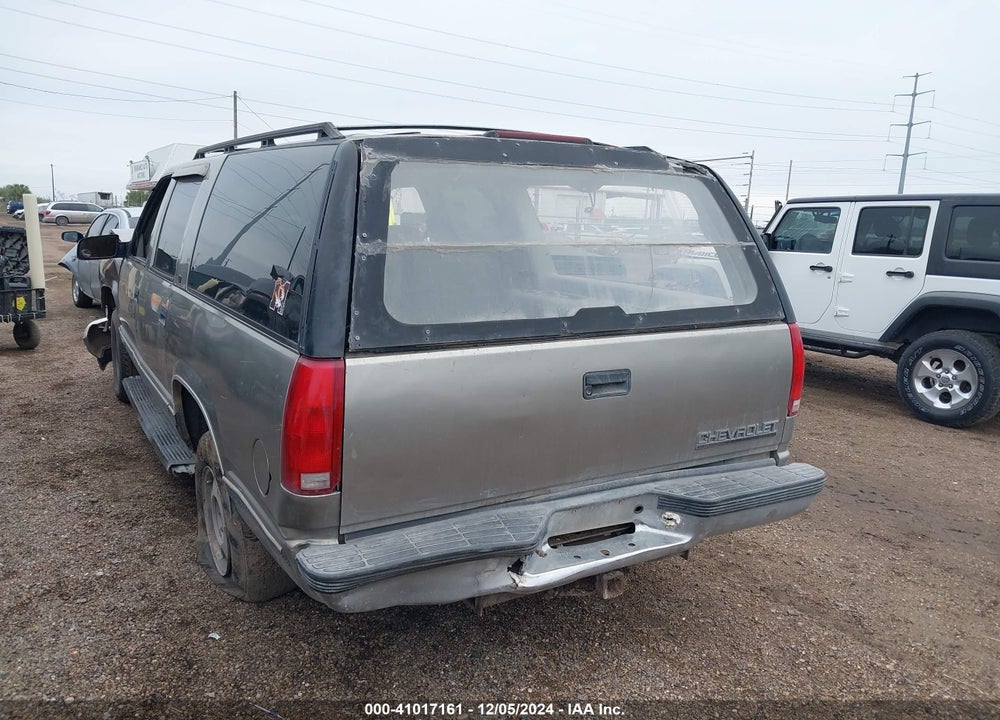 1999 CHEVROLET SUBURBAN 1500 LT VIN: 3GNFK16R7XG137157