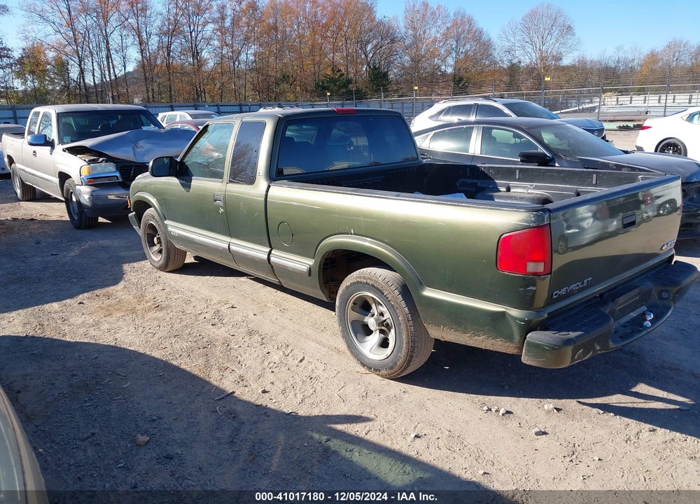 2003 CHEVROLET S-10 LS VIN: 1GCCS19X738285511