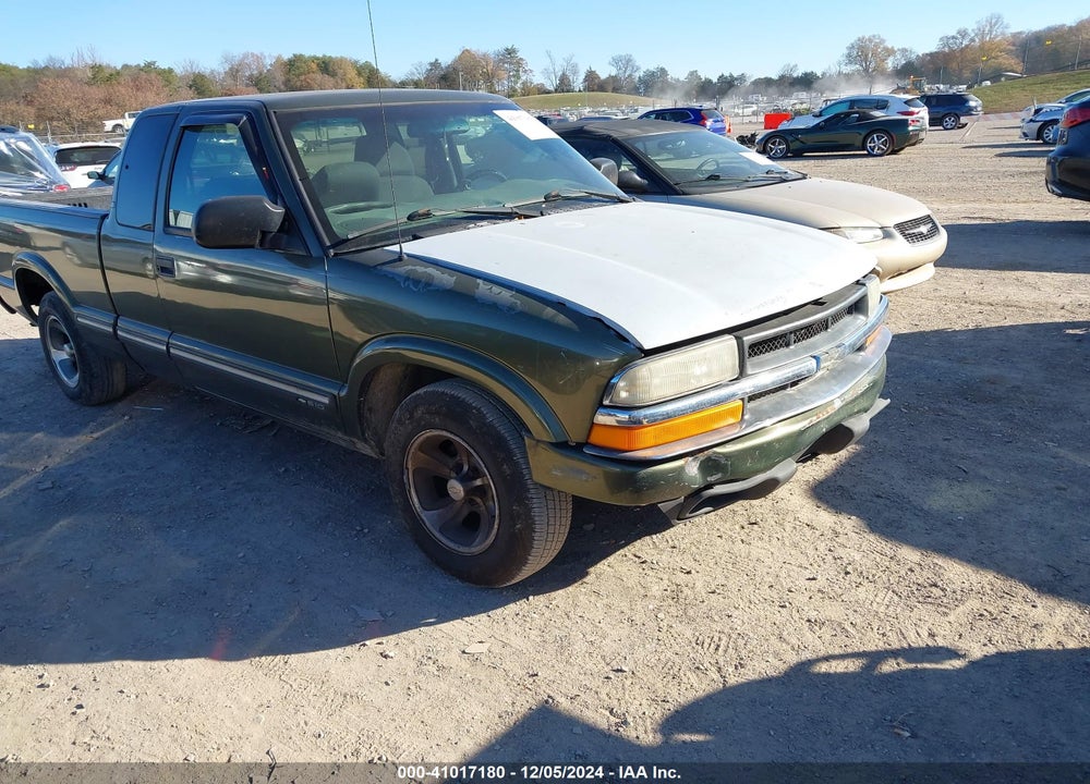2003 CHEVROLET S-10 LS VIN: 1GCCS19X738285511