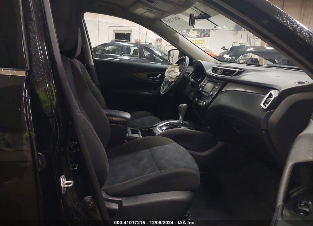 2015 NISSAN ROGUE SV VIN: KNMAT2MV1FP587421