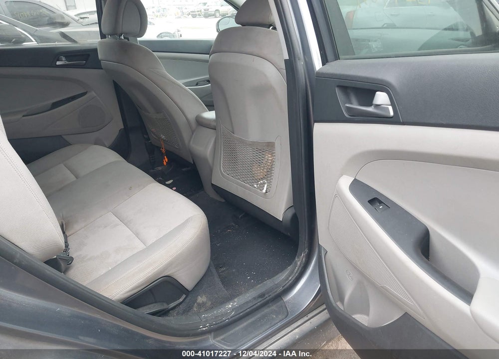 2016 HYUNDAI TUCSON SE VIN: KM8J33A48GU053378