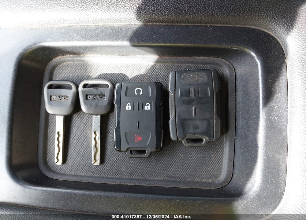 2015 GMC SIERRA 1500 VIN: 3GTU2UEC5FG110276