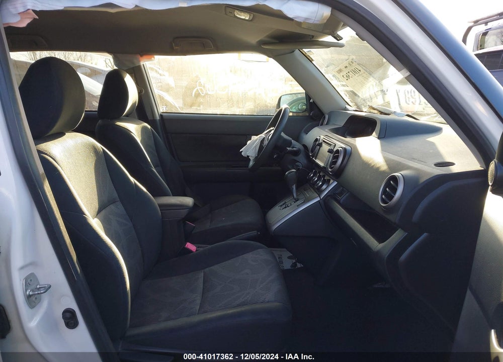 2014 SCION XB VIN: JTLZE4FEXEJ054544