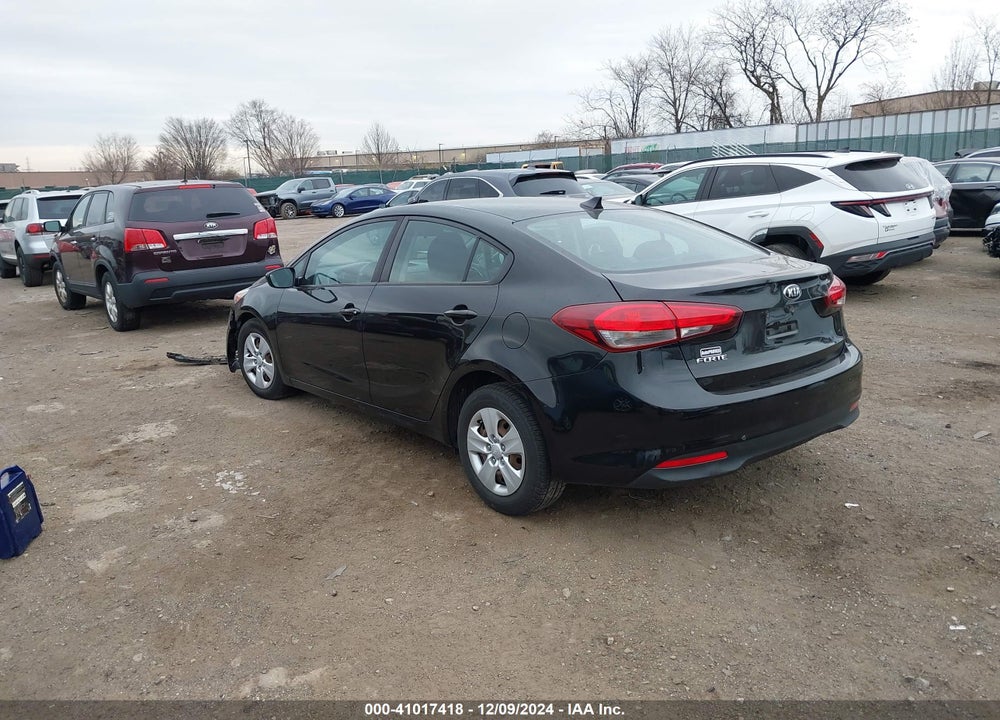 2017 KIA FORTE VIN: 3KPFK4A74HE014946