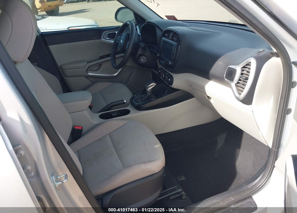 2021 KIA SOUL LX VIN: KNDJ23AU0M7791676