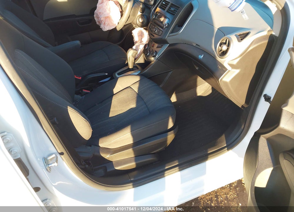 2015 CHEVROLET SONIC VIN: 1G1JC5SH6F4180557