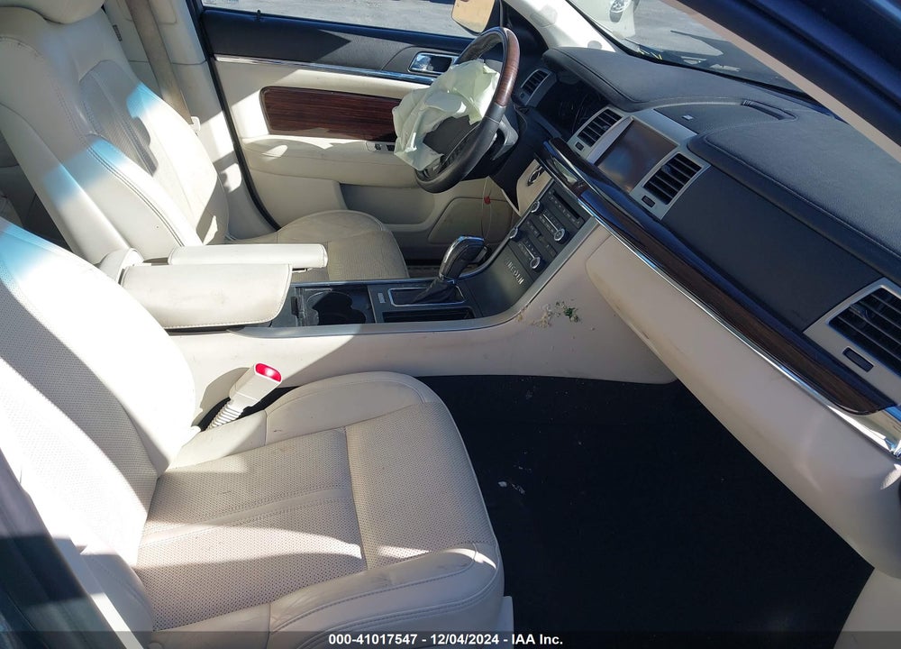 2010 LINCOLN MKS VIN: 1LNHL9DR2AG600577