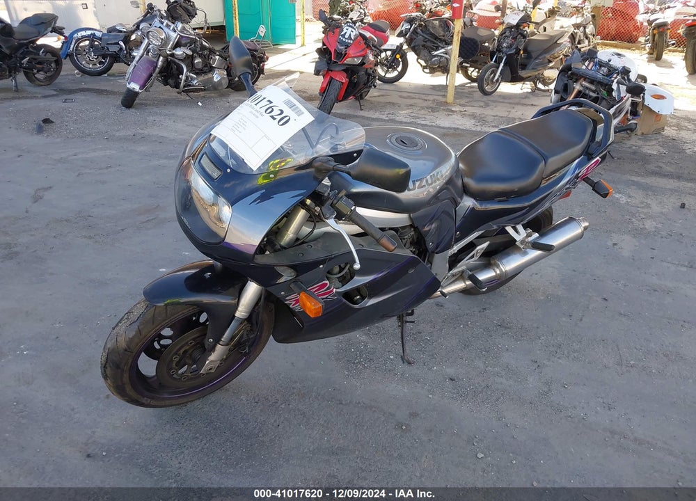 1993 SUZUKI GSX-R1100 W VIN: JS1GU75A4P2100866