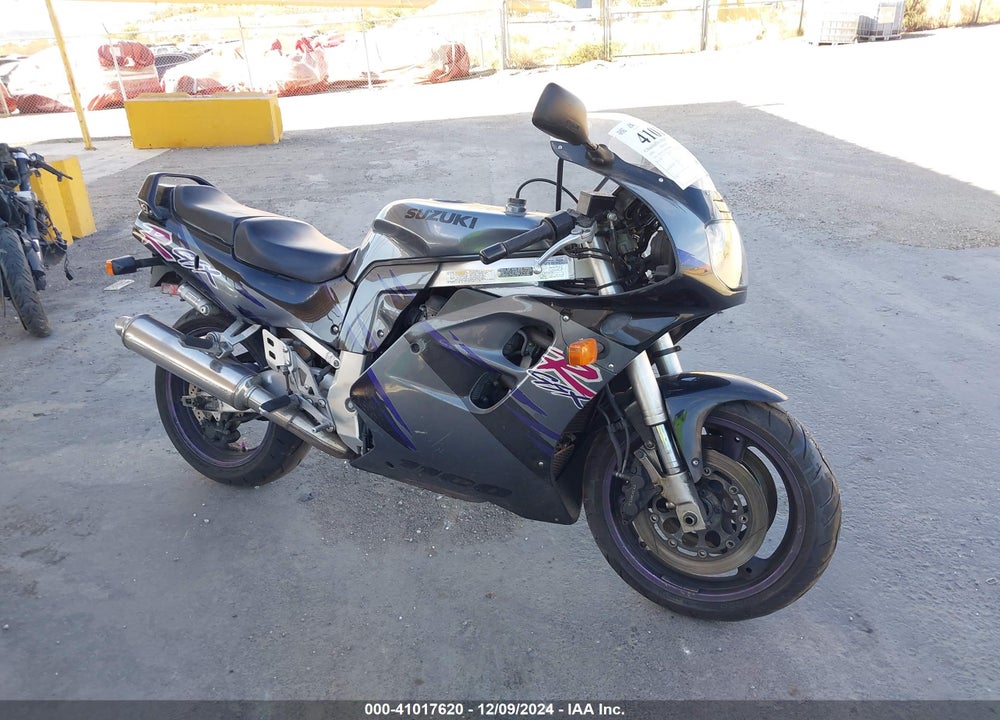 1993 SUZUKI GSX-R1100 W VIN: JS1GU75A4P2100866