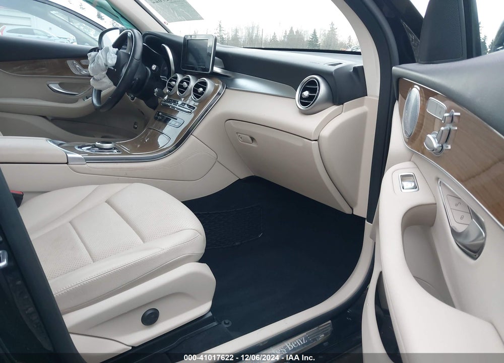 2019 MERCEDES-BENZ GLC 300 4MATIC VIN: WDC0G4KB5KV195160