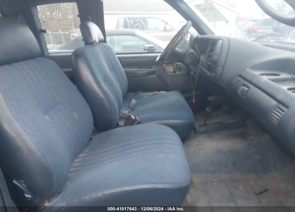 1996 CHEVROLET GMT-400 K1500 VIN: 1GCEK19R4TE262232
